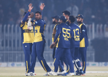 Sri Lanka edge Pakistan by six runs to book spot in Tri-Series final