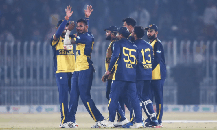 Sri Lanka edge Pakistan by six runs to book spot in Tri-Series final
