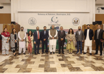 Pakistani Ambassador in Washington meets emerging entrepreneurs on US Professional Fellows Program