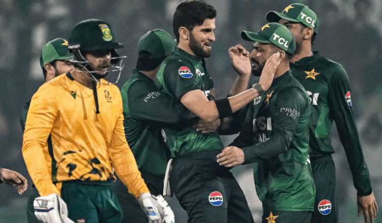 Pakistan restrict South Africa to 139 in final T20I
