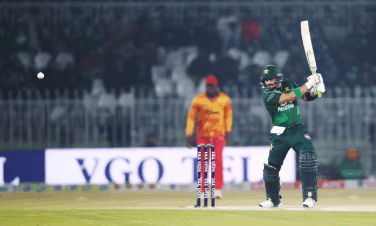 Babar, Farhan power Pakistan to 195/5 against Zimbabwe in T20 Tri-Series