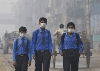 Punjab revises school timings to protect students amid worsening smog crisis