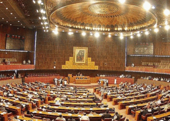 Govt pushes to pass 27th Constitutional Amendment amid heated Senate debate