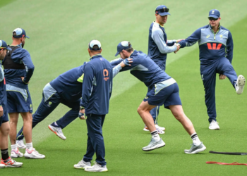 Australia opt for all-pace attack for fourth Ashes test as Smith returns, Inglis dropped