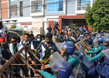 Bangladesh police block march toward Indian mission amid diplomatic tensions