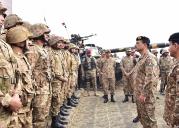 Army fully focused on internal, external challenges: CDF Asim Munir