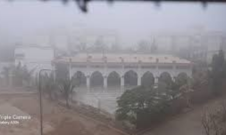 Dense fog engulfs Karachi, disrupts flight operations at Jinnah Airport