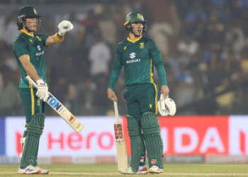 South Africa chase down 359 to beat India by four wickets, level ODI series 1-1