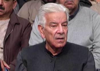 Khawaja Asif blames ex-ISI chief Faiz Hameed for Nawaz Sharif’s ouster, says more charges to follow