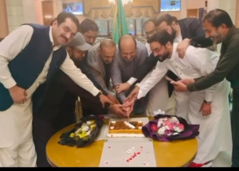 Birthdays of Quaid-e-Azam and Nawaz Sharif celebrated in Makkah