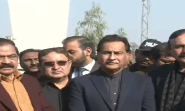 PML-N says PTI sending mixed signals on talks, stresses dialogue over deadlock