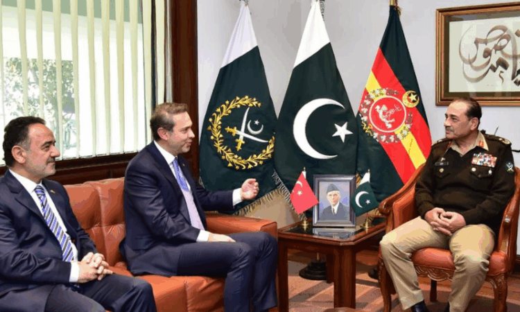 Turkish Energy Minister meets COAS, discusses expanding Pak–Turkiye cooperation