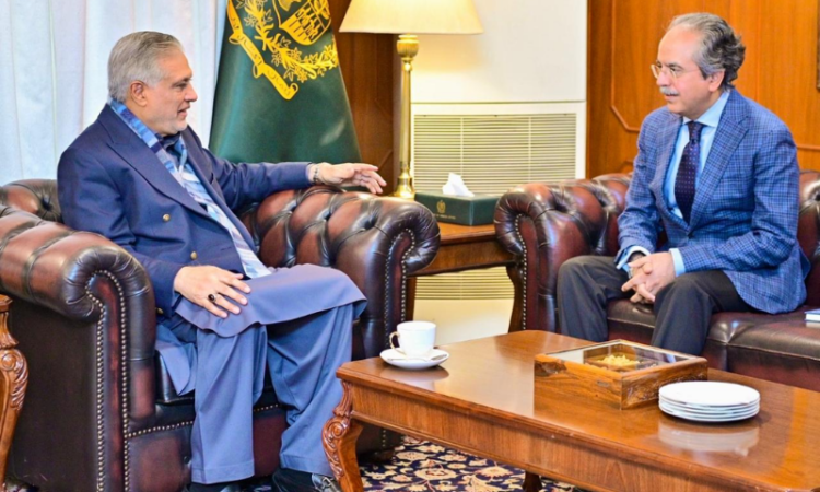 Ishaq Dar meets Pakistan’s UN Envoy Asim Iftikhar, reviews engagements at United Nations