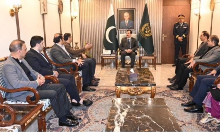 Gilani holds meeting with business leaders to boost investment and economic growth