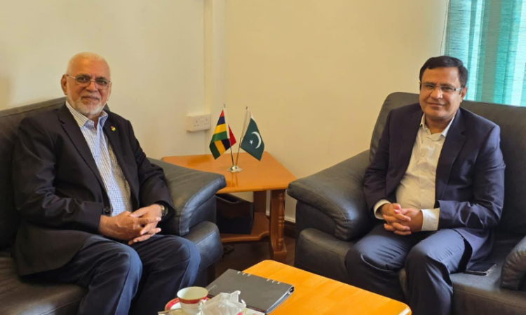 ICC Executive Board Member calls on Pakistan’s High Commissioner to Mauritius