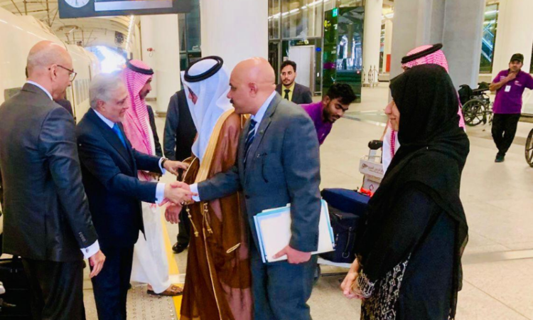 Dar arrives in Jeddah to attend OIC Extraordinary meeting