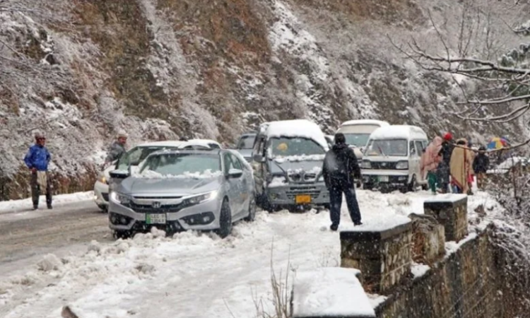Murree restores all roads after record-breaking snowfall, zero-incident achieved
