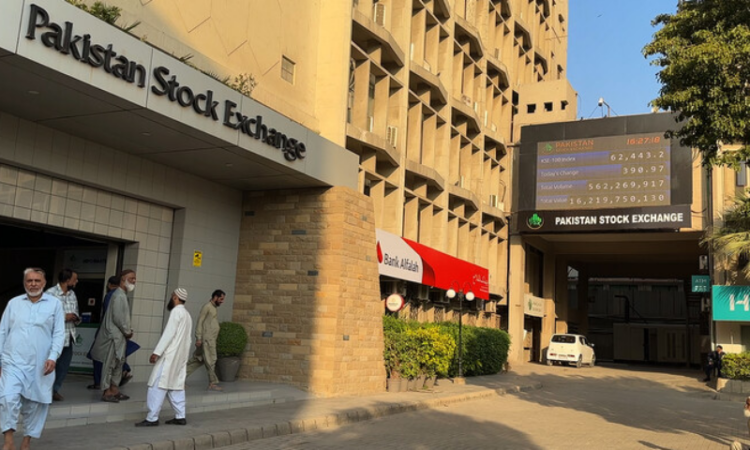 Pakistan Stock Exchange extends new year rally, KSE-100 hits record intraday high