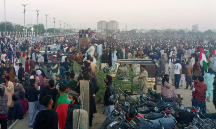 PTI rally at Mazar-i-Quaid marred by roadblocks, clashes with police in Karachi