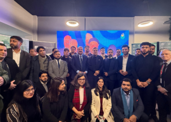 Rana Mashhood engages Pakistani diaspora at Oxford, Cambridge networking session in London