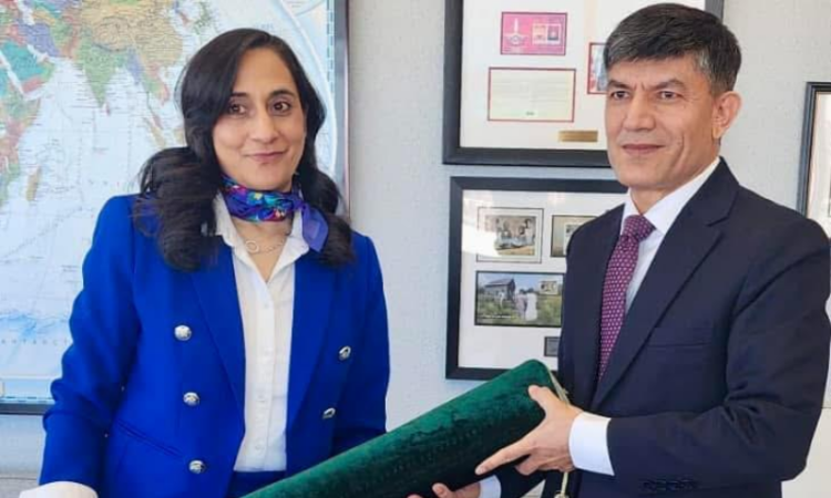 Pakistan High Commissioner meets Canadian Foreign Minister, discusses bilateral ties