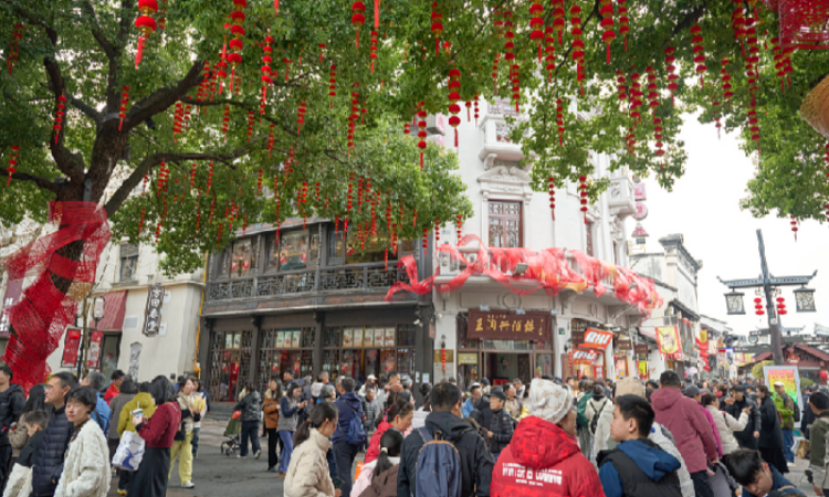 China's consumer spending reports steady growth in Spring Festival holiday