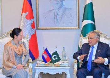 Dar, Cambodian Commerce Minister discuss boosting trade and investment ties