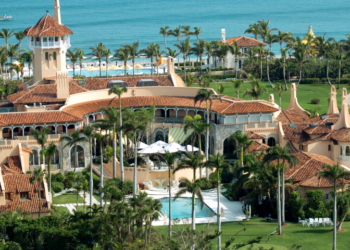 US Secret Service shoots dead armed intruder at Trump’s Mar-a-Lago Estate