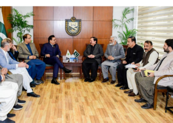 WWF secretary Zulfiqar Ahmad meets ICCI leadership to strengthen workers’ welfare initiatives
