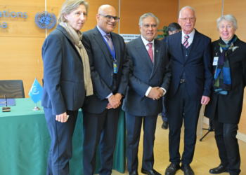 Dar meets former Austrian Envoys, reviews Pakistan–Austria cooperation