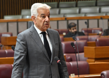 Khawaja Asif condemns Balochistan violence, calls for national unity against terrorism