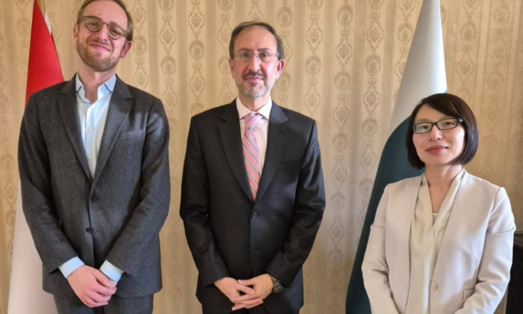 Pakistan Ambassador meets Asser Institute leadership, explores cooperation in international law and capacity building