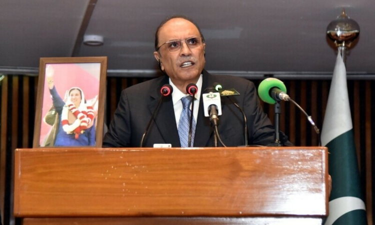 Zardari warns of global peace threat from militant groups operating in Afghanistan