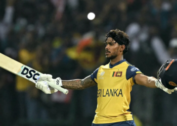 Sri Lanka thump Australia by 8 wickets to book super eights spot