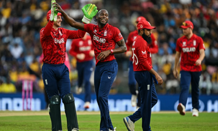 England crush Sri Lanka by 51 runs in low-scoring Super Eights clash