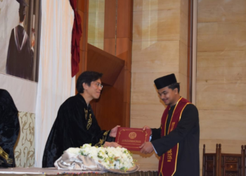 Thai Embassy honors graduates of International Islamic University Islamabad