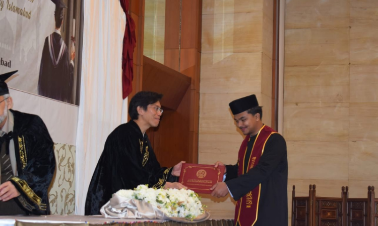 Thai Embassy honors graduates of International Islamic University Islamabad