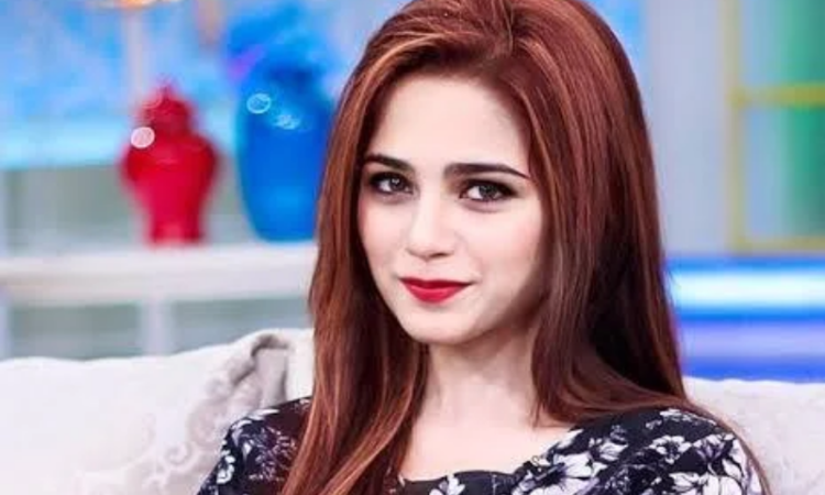 Aima Baig urges sensitivity over viral celebrity clip amid global crisis