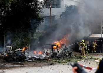 Iran warns UAE over US bases after Kharg Island strike; regional tensions escalate