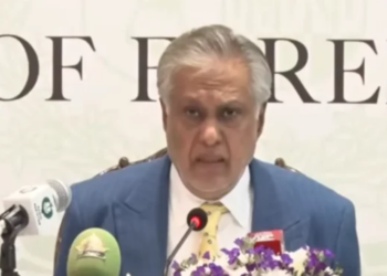 Ishaq Dar questions Iran strikes despite diplomacy, urges immediate return to talks