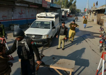 Suicide blast targets security checkpost in North Waziristan, 14 civilians injured