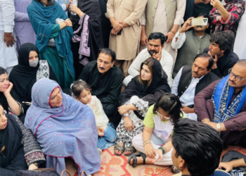 Imran Khan’s sisters denied jail meeting again; PTI alleges rights violations