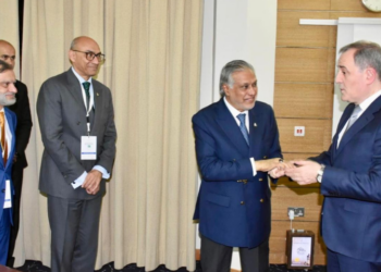 Pak, Azerbaijan FMs discuss regional situation, bilateral ties in Riyadh