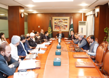 Pakistan reviews petroleum stocks and global price spikes amid international developments