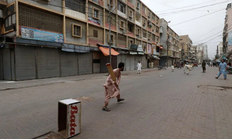 Sindh considers smart lockdown to conserve fuel amid Middle East crisis