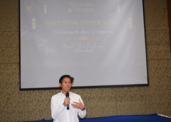 Warm Ramadan night at the Thai embassy.