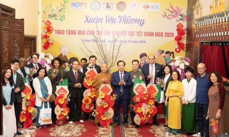 Pakistani Ambassador joins ‘Spring of Love 2026’ programme supporting disadvantaged children in Hanoi