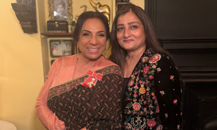 The power to Give to Gain