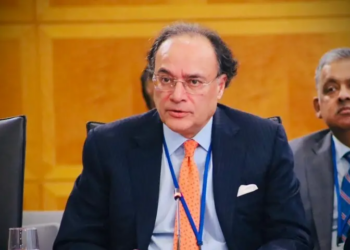 Pakistan weighs Eurobonds, foreign loans to replace $3.5bn UAE facility amid external financing pressures