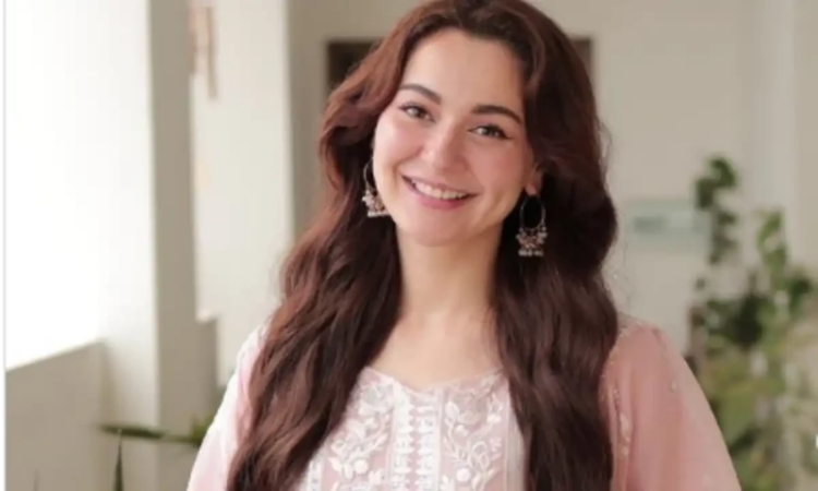 Hania Aamir’s empowerment post goes viral, highlights women’s strength and solidarity